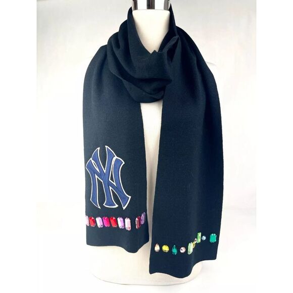 Gucci NY Yankee Black Wool Scarf With Multicolor Gems - Picture 7 of 11